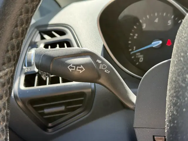 Ford C-MAX 1.0 Lease Trend 2013 Benzine 16