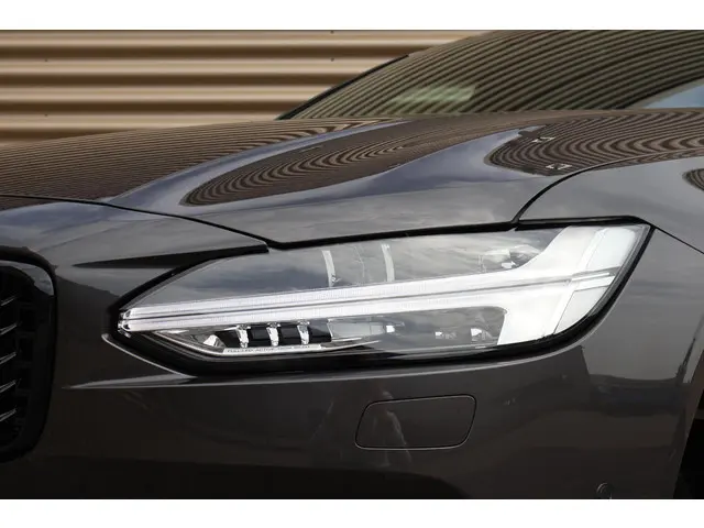 Volvo S90 T8 AWD Ultimate Dark 2024 Hybride Benzine 7