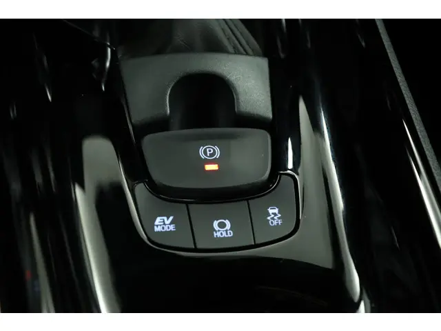 Toyota C-HR 1.8 Hybrid Executive 2022 Hybride Benzine 64