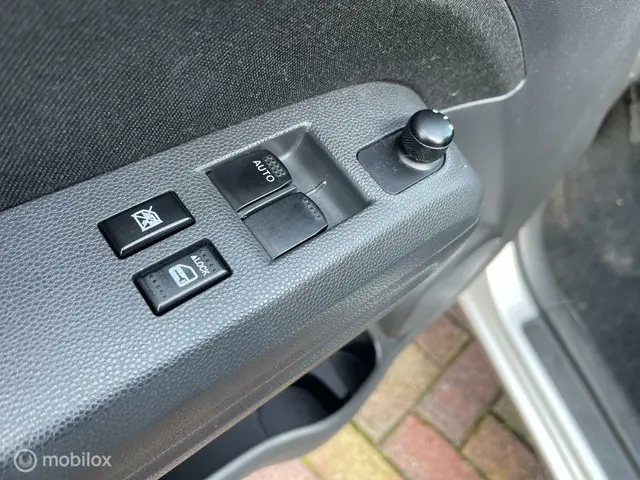 Suzuki Splash 1.0 VVT Comfort EASSS/Airco 2015 Benzine 16