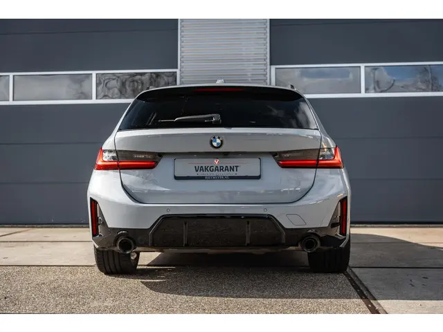 BMW 3 Serie Touring 320i High Executive 2023 Benzine 5