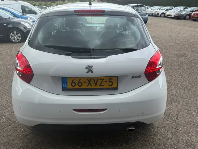 Peugeot 208 1.6 VTi Allure 2012 Benzine 7