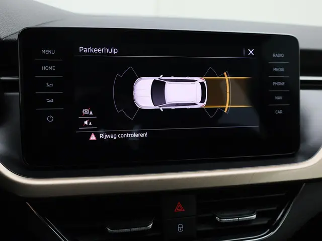 Škoda Kamiq 1.0TSI/110PK Business Edition 2021 Benzine 10