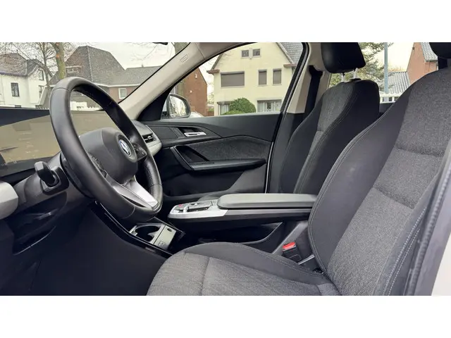 BMW iX1 xDrive30 Launch Edition 67 kWh 2023 Elektrisch 19