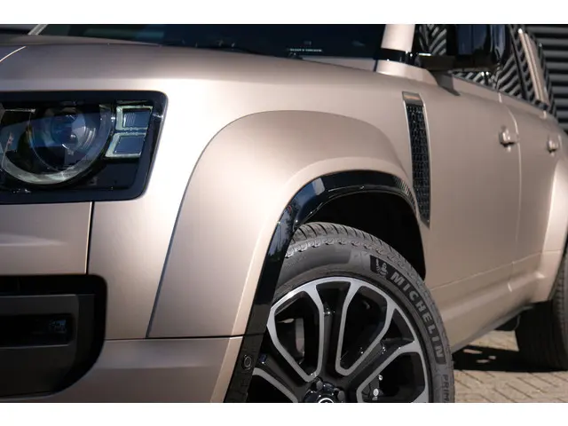 Land Rover Defender 110 4.4 P635 110 Octa 2025 Benzine 8