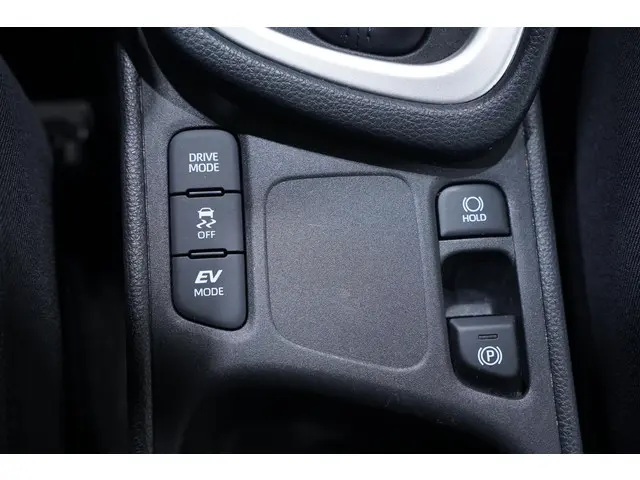 Toyota Yaris 1.5 Hybrid Dynamic 2021 Hybride Benzine 24