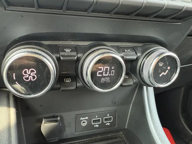 Renault Captur 1.3 TCe 130 Intens Unieke Km! 2020 Benzine 16