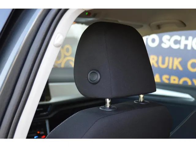 Volkswagen T-Roc 1.0 TSI Life Edition 2025 Benzine 77