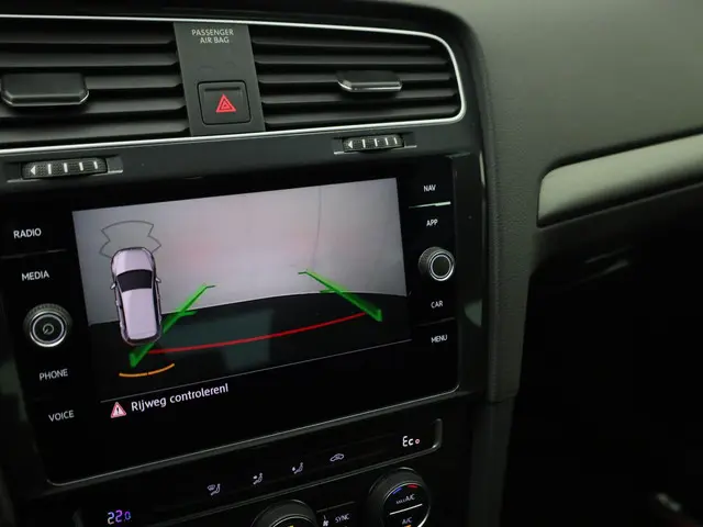 Volkswagen e-Golf E-DITION 100kW/136PK 2020 Elektrisch 11