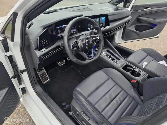 Volkswagen Golf R Volkswagen Golf R 2023 Benzine 24