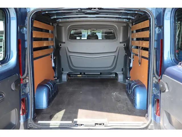 Renault Trafic 1.6 dCi T29 L2H1 DC Comfort 2017 Diesel 16