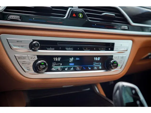 BMW 7 Serie 745e High Executive 2019 Hybride Benzine 44