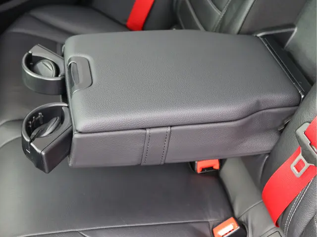 Mercedes-Benz C-Klasse 160 AMG 2020 Benzine 28