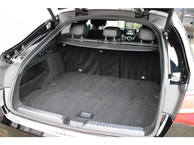 Mercedes-Benz GLC Coupé 250 4M AMG 2016 Benzine 27