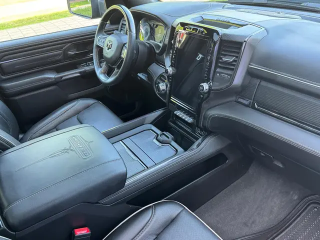 RAM 1500 5.7 Limited Night NL-AUTO 2023 LPG/Gas 24