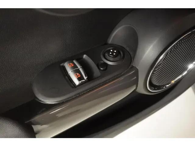 MINI One Mini 102pk BNS 2017 Benzine 15