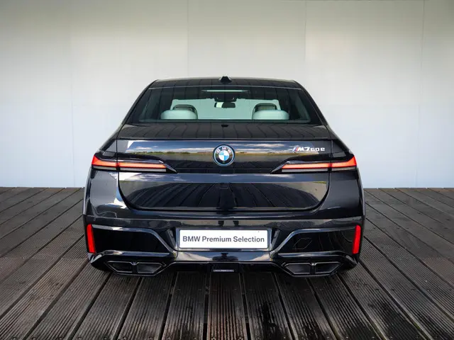 BMW 7 Serie Sedan M760e xDrive 2023 Hybride Benzine 5