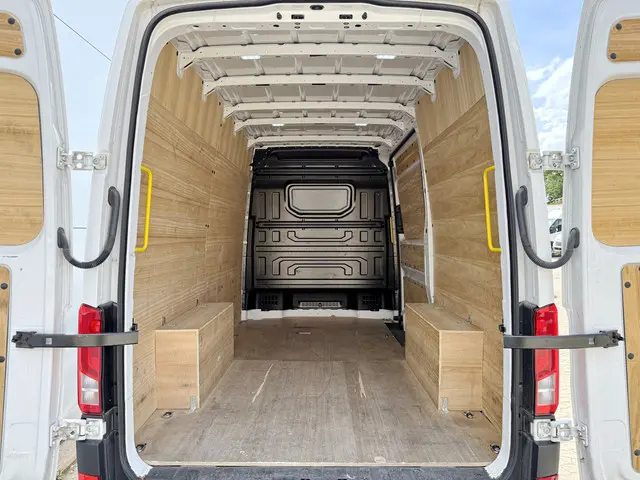 Volkswagen Crafter 2.0 TDI 140PK 2023 Diesel 12