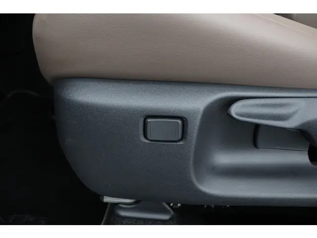 Lexus LBX Elegant 2WD 2024 Hybride Benzine 37