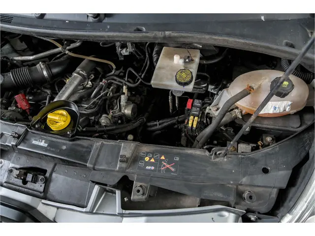 Renault Master T35 2.3 dCi L2H2 2018 Diesel 32