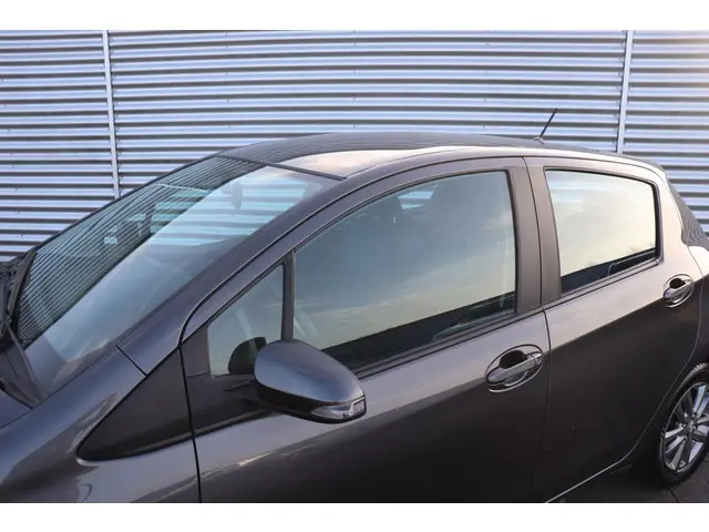 Toyota Yaris 1.3 VVT-i Aspiration, 2015 Benzine 23