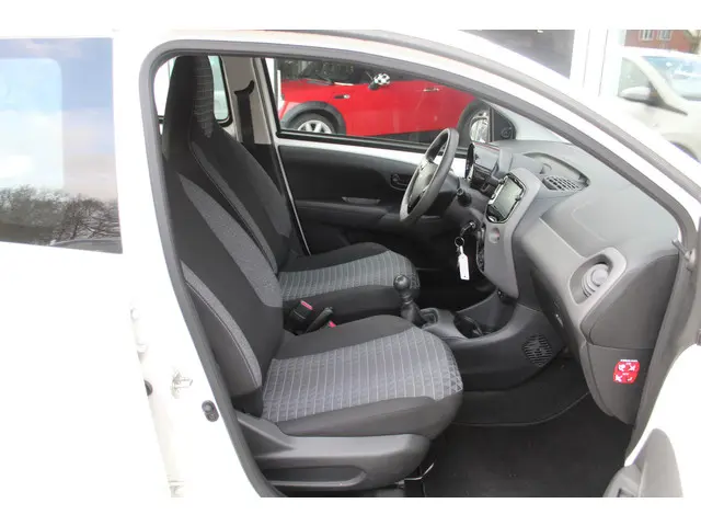 Peugeot 108 1.0 e-VTi Active//Camera//Carplay!! 2021 Benzine 19