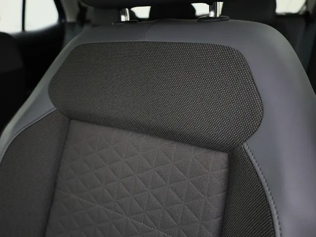 Volkswagen T-Cross 1.0TSI/110PK Style 2023 Benzine 16