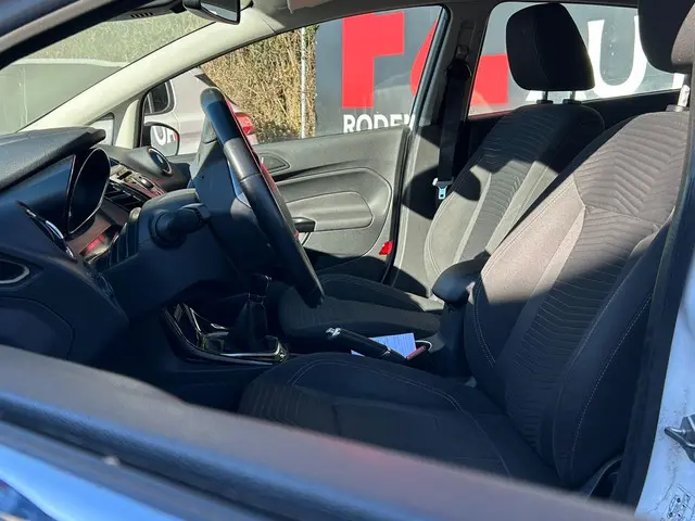 Ford Fiesta 1.0 Titanium 2013 Benzine 5