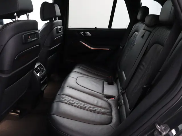 BMW X5 xDrive45e High Executive 2023 Hybride Benzine 6