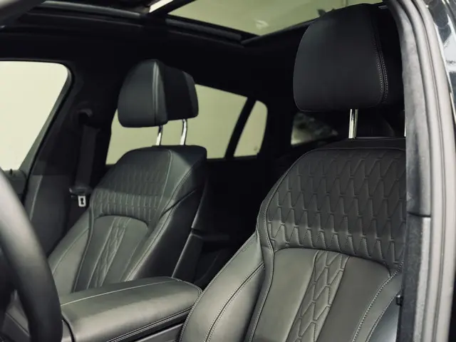 BMW X6 xDrive40i High Executive M-Sport 2020 Benzine 4