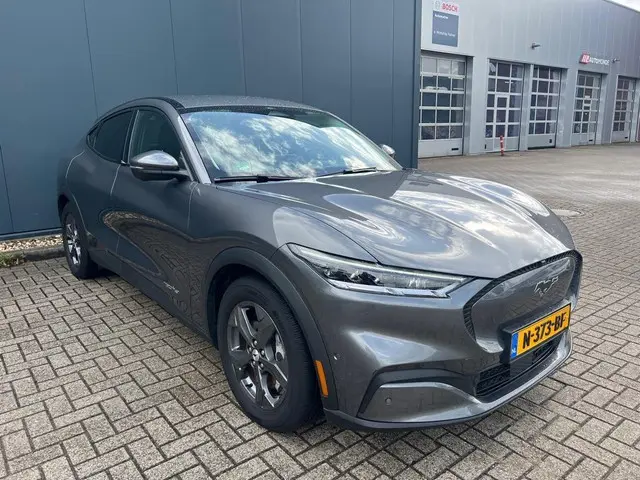 Ford Mustang Mach-E RWD 75 kWh 2021 Elektrisch 3