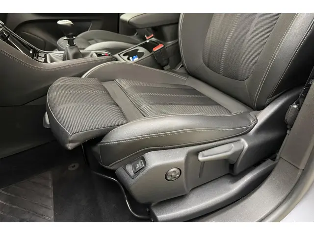 Opel Grandland 1.2 Turbo GS 2024 Benzine 30