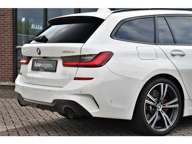 BMW 3 Serie Touring 330e M-Sport 2020 Hybride Benzine 22