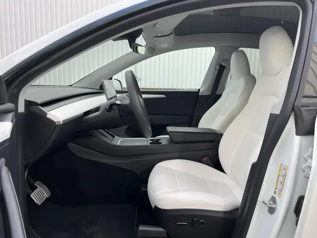 Tesla Model Y Performance AWD 75 kWh 2023 Elektrisch 15