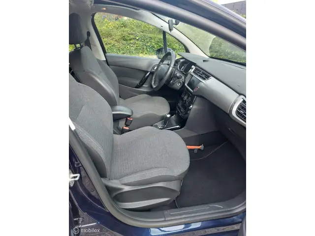 Citroën C3 1.2 PureTech Selection 2017 Benzine 12