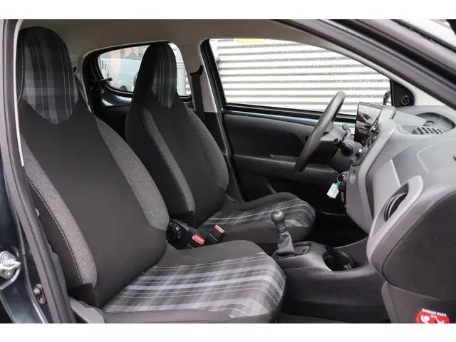 Peugeot 108 1.0 e-VTi Active 2019 Benzine 4