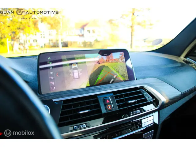 BMW X3 xDrive20i High Executive | BOM VOL !! | 2018 Benzine 25