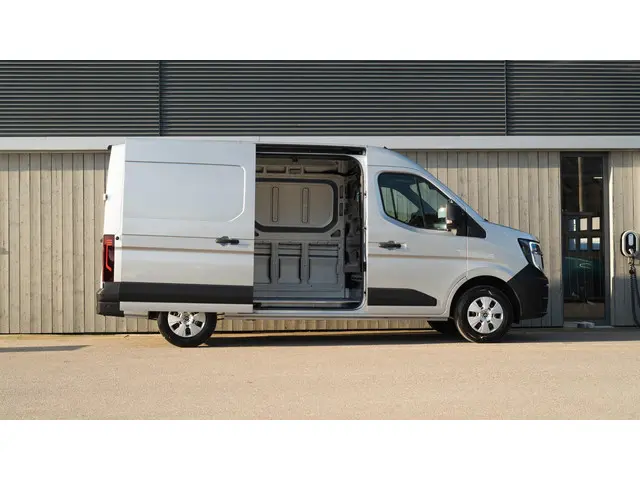Renault Master T35 2.0 dCi 150 L2H2 Extra 2024 Diesel 6