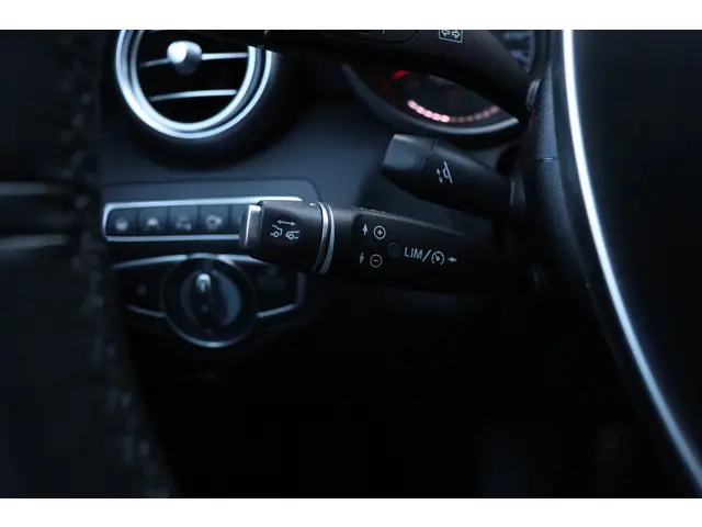 Mercedes-Benz C-Klasse Estate AMG 63 2018 Benzine 33