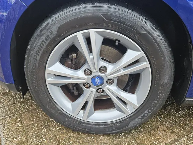 Ford Focus Wagon 1.0 EcoBoost Edition 2013 Benzine 6