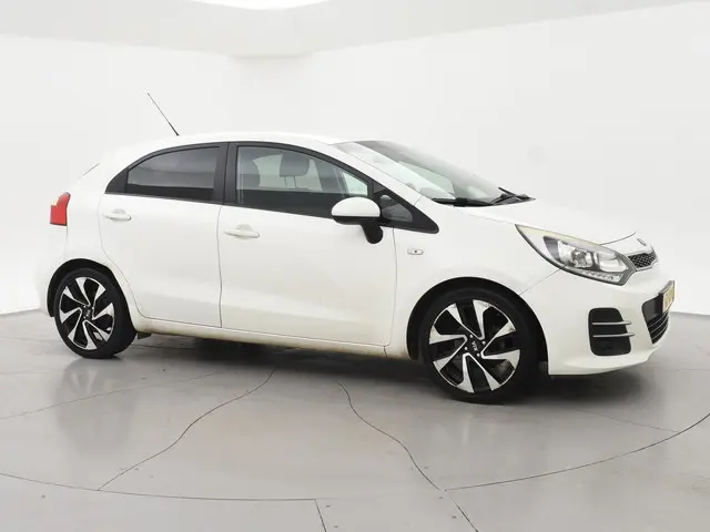Kia Rio 1.2 CVVT DYNAMICLINE 5-DEURS 2015 Benzine 14