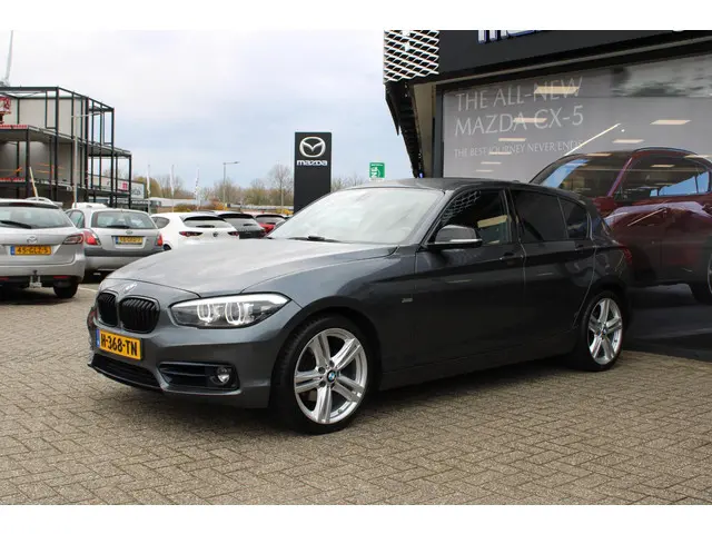 BMW 1 Serie 120i Sport Line 184PK 2018 Benzine 10