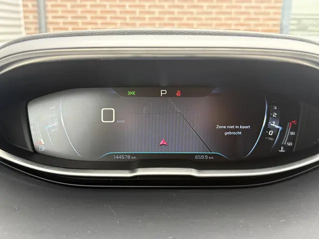 Peugeot 5008 1.2 PureTech Allure 2018 Benzine 22