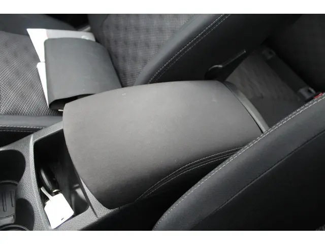 Nissan QASHQAI 1.2 Connect Edition PANORAMA 2015 Benzine 18