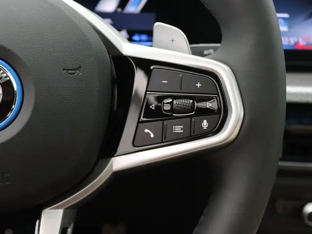 BMW 3 Serie Sedan 330e 2025 Hybride Benzine 14