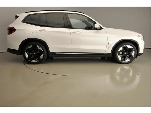 BMW iX3 High Executive 80 kWh 2021 Elektrisch 4