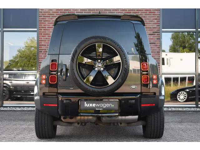 Land Rover Defender 110 D300 SE 2021 Diesel 8