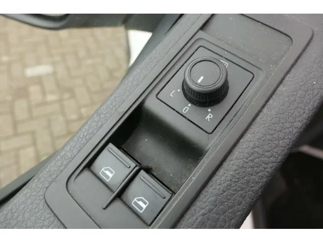 Volkswagen Transporter 2.0 TDI L2H1 Highline 2015 Diesel 29