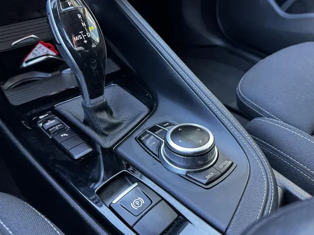 BMW X1 sDrive20i Executive 2018 Benzine 19