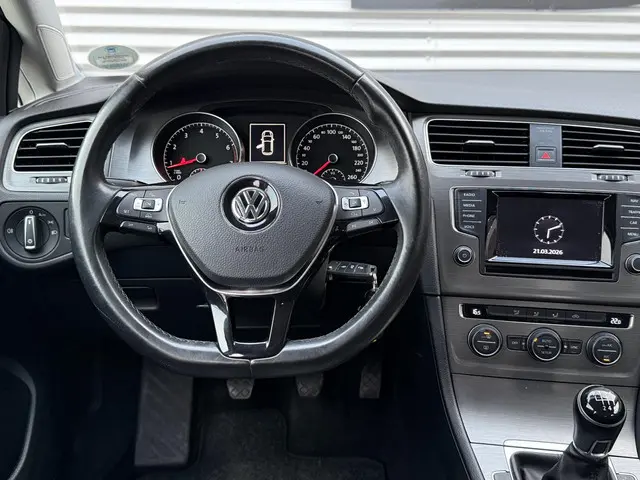 Volkswagen Golf 1.2 TSI Comfortline 2013 Benzine 2